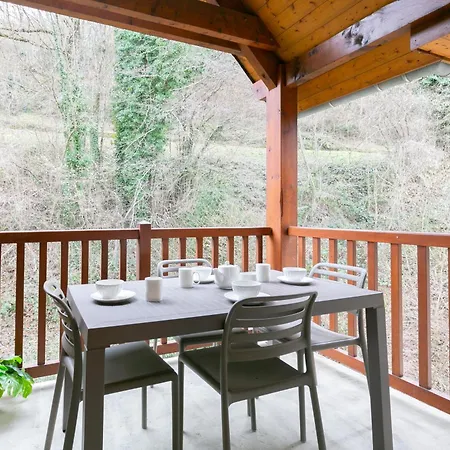 St Lary Village T2 4p Lumineux - Piscine - Balcon - Parking شقة