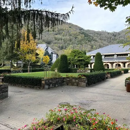 St Lary Village T2 4p Lumineux - Piscine - Balcon - Parking